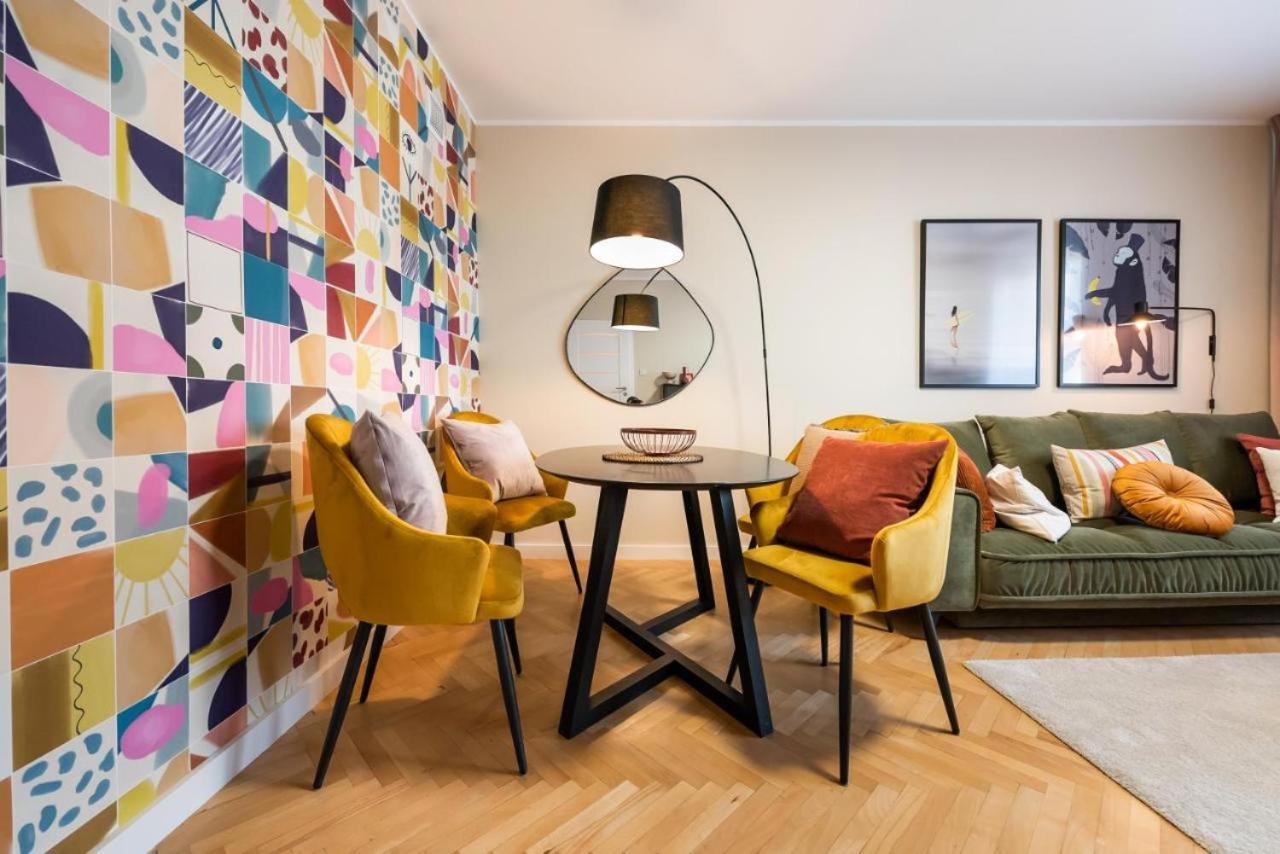 Eclectic Near Old Town Apartament
